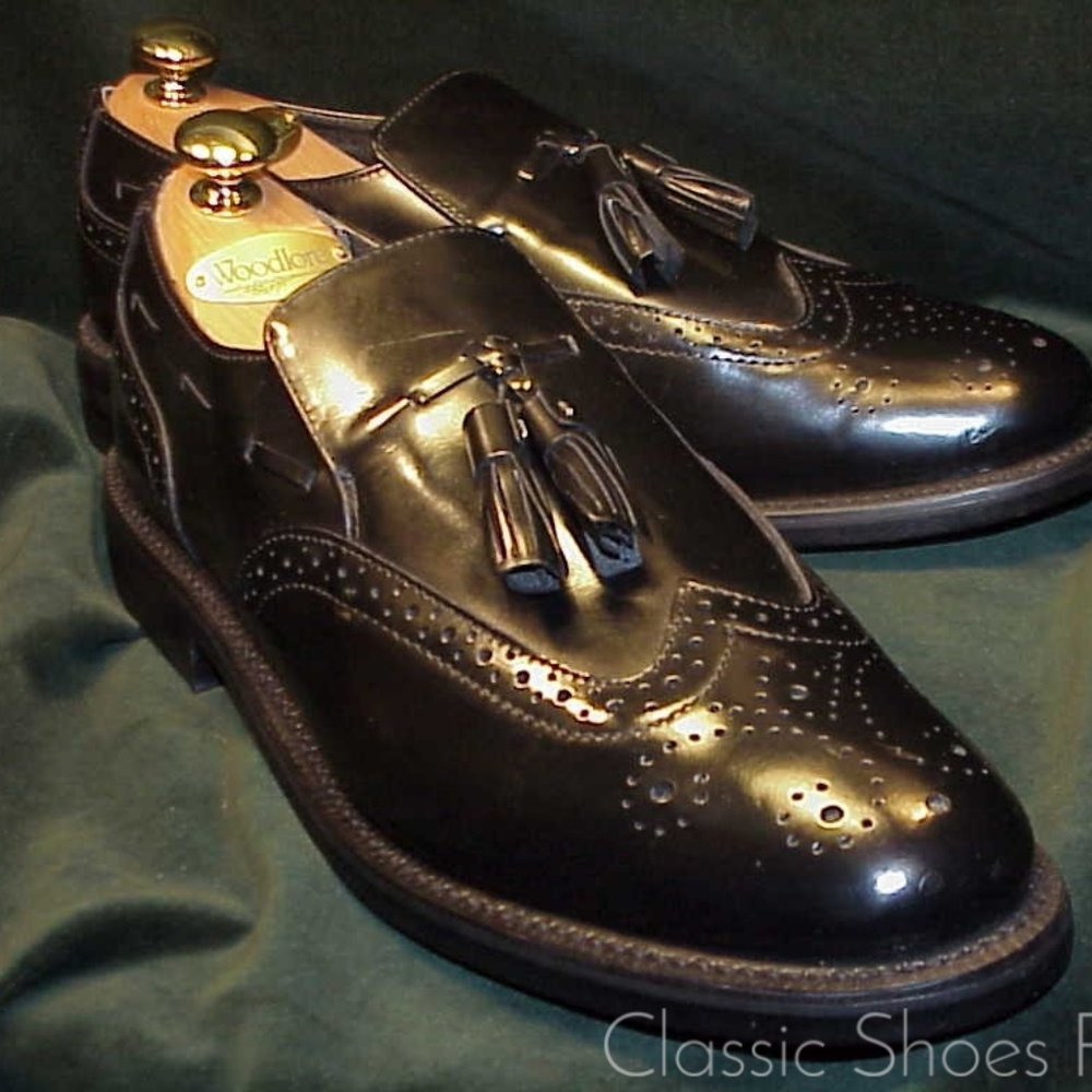 Calfskin Full Wing-Tip Brogue Tassel Loafer Oxford